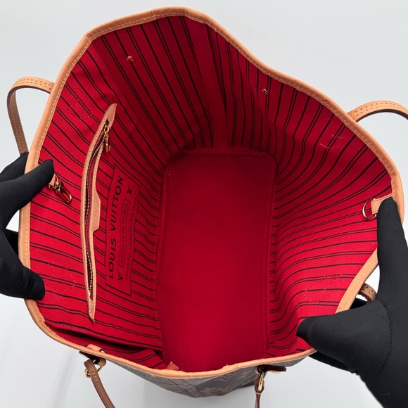 Louis Vuitton Neverfull MM - Picture 6 of 13